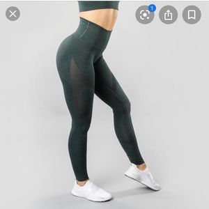 ✨🖤ALPHALETE AERO LEGGINGS🖤✨